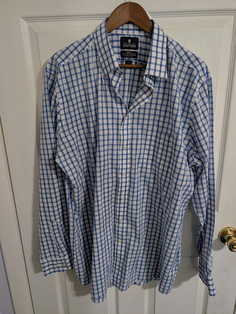 Stafford Mens Dress Shirt White Blue Travel Long Sleeve Button Size 17.5 36-37